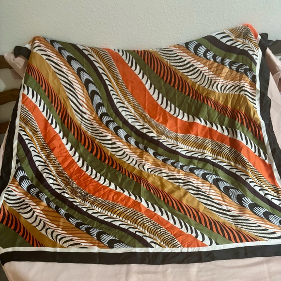 Colorful Patterned Scarf - Picture 3 of 4